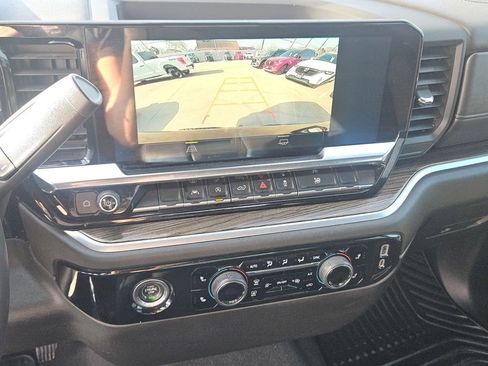 Used 2022 Chevrolet Silverado 1500 LT image 9