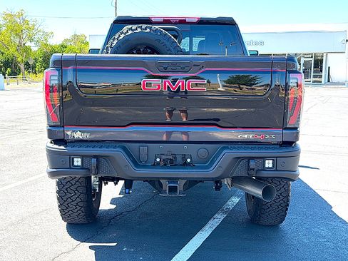 New 2026 GMC Sierra 2500 AT4X w/ AT4X AEV Edition AWD/4WD image 9