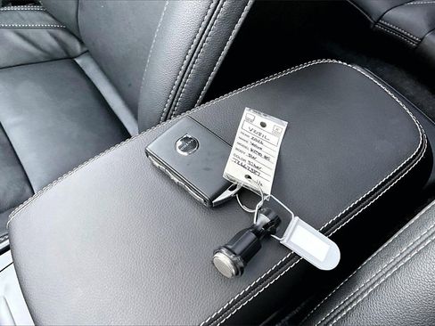 Certified 2026 Volvo XC40 B5 Plus w/ Protection Package Premier image 34