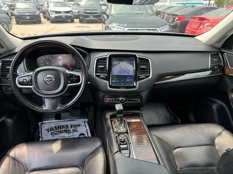 Used 2018 Volvo XC90 T6 Momentum w/ Convenience Package AWD/4WD image 31