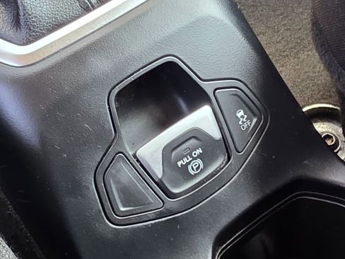 Used 2020 Jeep Renegade Latitude image 36