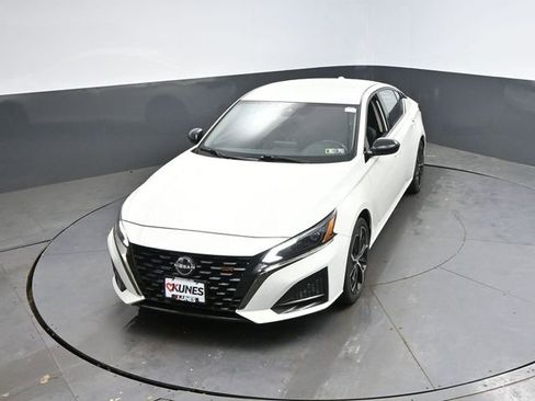 Used 2025 Nissan Altima 2.5 SR image 40