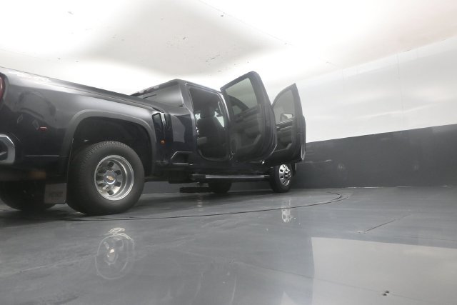 Used 2024 Chevrolet Silverado 3500 LTZ w/ LTZ Plus Package AWD/4WD image 53