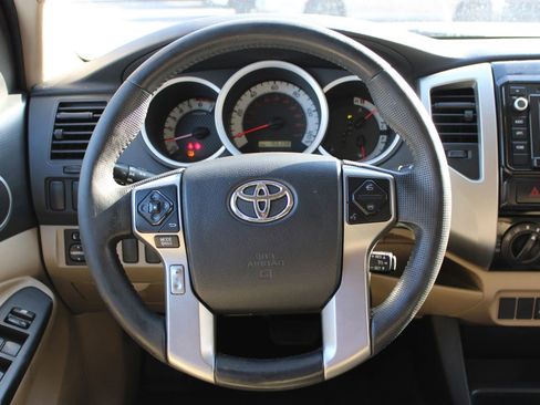Used 2014 Toyota Tacoma PreRunner w/ SR5 Package RWD image 18