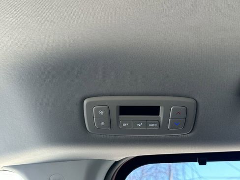 New 2026 Kia Carnival EX FWD image 18