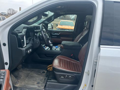 Used 2023 GMC Sierra 1500 Denali Ultimate image 8