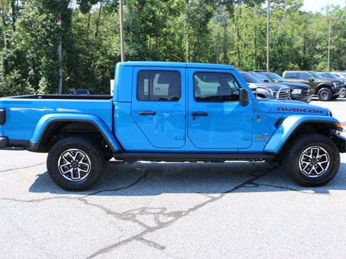 Used 2025 Jeep Gladiator Rubicon AWD/4WD image 9