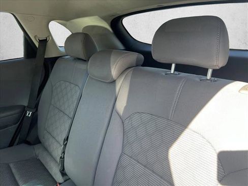 Used 2022 Kia Niro LX image 20