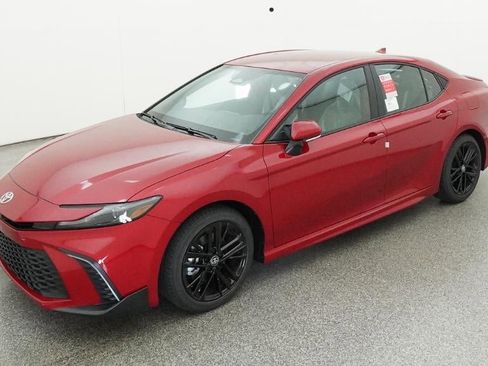 New 2026 Toyota Camry SE FWD image 1