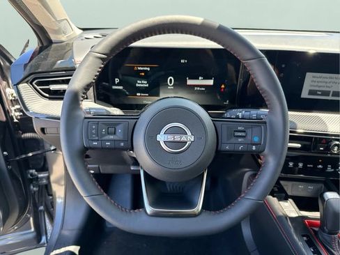 Used 2025 Nissan Kicks SR w/ SR Premium Package AWD/4WD image 13