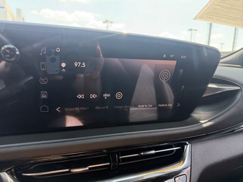 Used 2025 Buick Envista Sport Touring w/ Convenience I Package FWD image 33