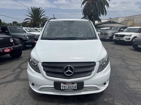 Used 2016 Mercedes-Benz Metris Passenger image 2