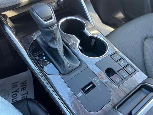 Certified 2025 Toyota Highlander Limited image 25