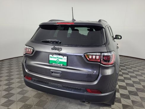 Used 2021 Jeep Compass Latitude FWD image 7