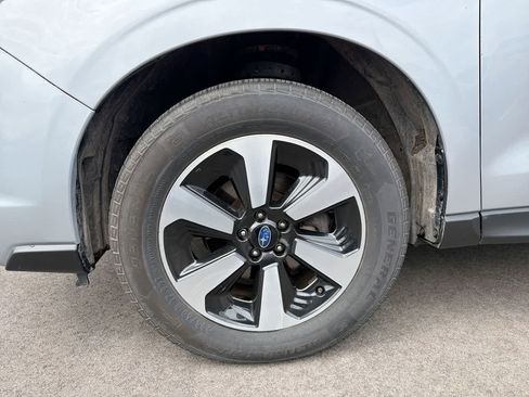 Used 2017 Subaru Forester 2.5i Premium AWD/4WD image 19