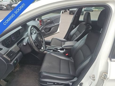 Used 2017 Honda Accord Sport image 8