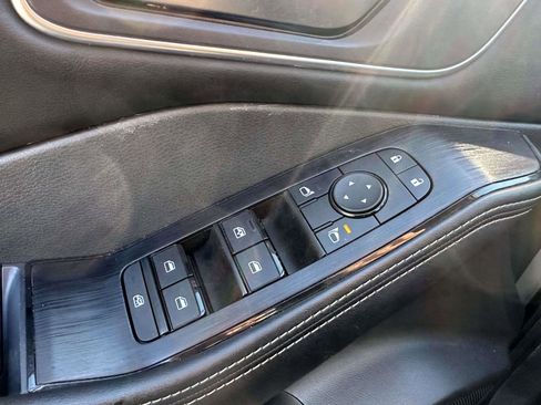 Used 2021 Nissan Rogue SV w/ Premium Package image 32