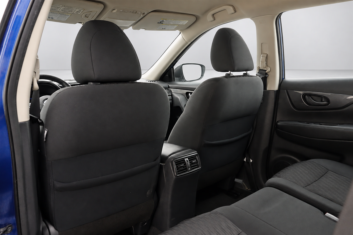 Used 2020 Nissan Rogue S FWD image 18
