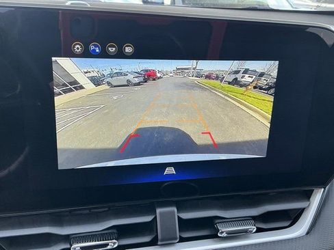 Used 2025 Chevrolet Equinox LT image 25