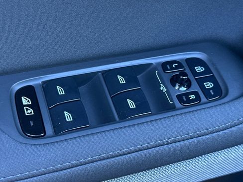 Used 2022 Polestar Polestar 2 w/ Plus Package image 12