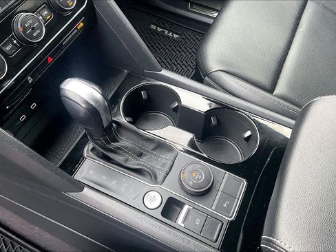 Used 2022 Volkswagen Atlas SE image 13