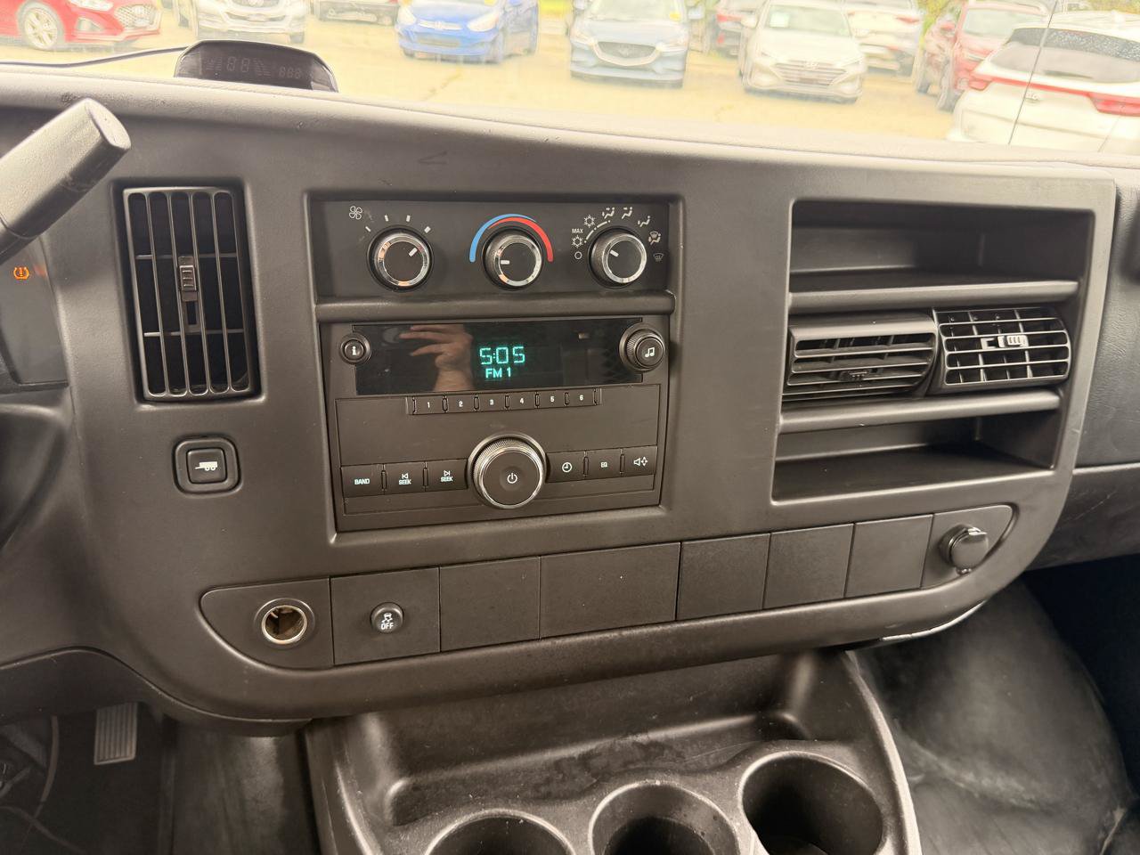 Used 2013 Chevrolet Express 3500 RWD image 19