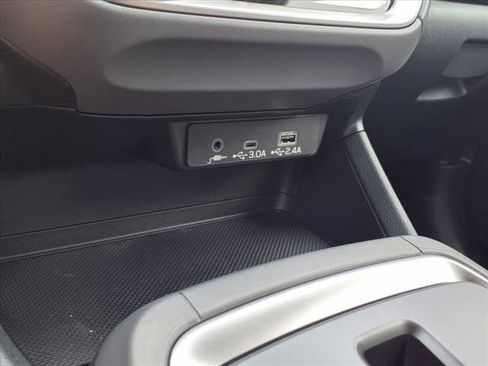 Used 2025 Subaru Crosstrek 2.0i Premium image 13
