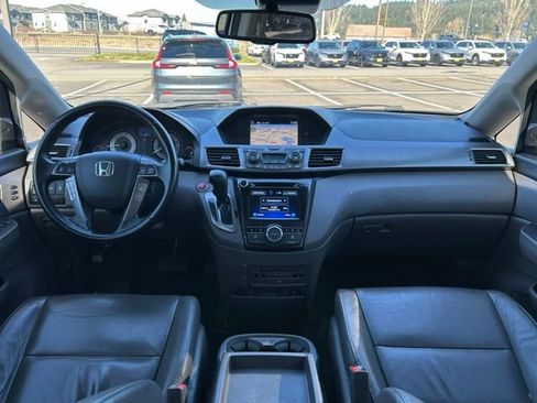 Used 2014 Honda Odyssey Touring Elite image 13