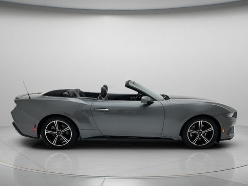 Used 2025 Ford Mustang Premium RWD image 9