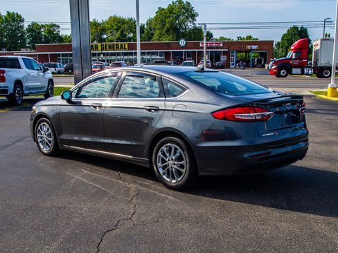 Used 2020 Ford Fusion SE FWD image 5