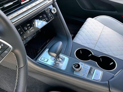 Used 2025 Genesis G70 3.3T Advanced w/ Sport Prestige Package image 14