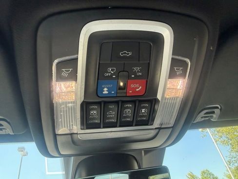 Used 2023 RAM 1500 Laramie AWD/4WD image 34