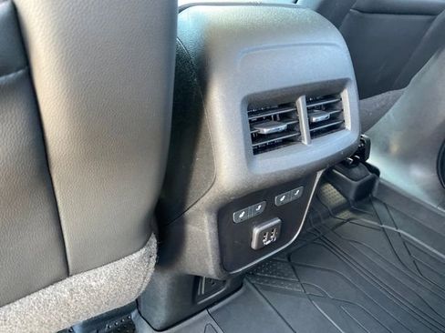 Used 2021 Chevrolet Equinox Premier AWD/4WD image 19