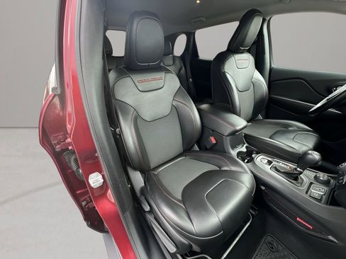 Used 2020 Jeep Cherokee Trailhawk w/ Cold Weather Group image 26