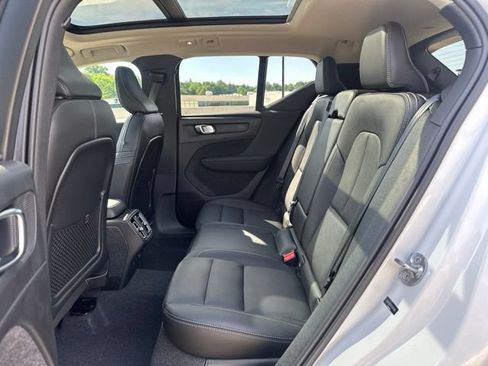 Certified 2024 Volvo XC40 B5 Plus w/ Climate Package AWD/4WD image 13