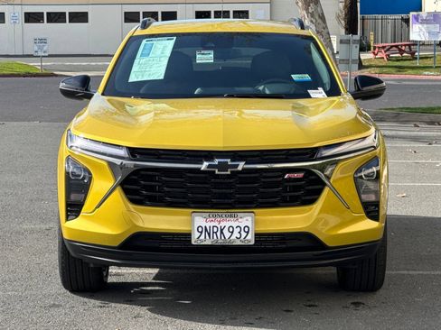 Used 2025 Chevrolet Trax RS w/ Driver Confidence Package FWD image 9