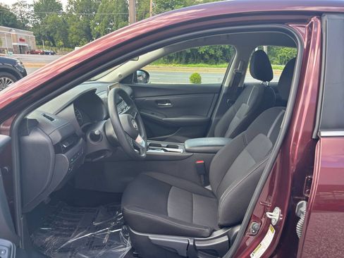 Used 2025 Nissan Sentra SV FWD image 24