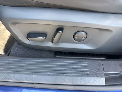 Used 2023 Nissan Rogue SV w/ SV Premium B Package image 10