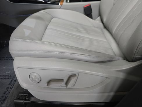 Used 2022 Audi Q5 2.0T Premium Plus w/ Premium Plus Package image 28