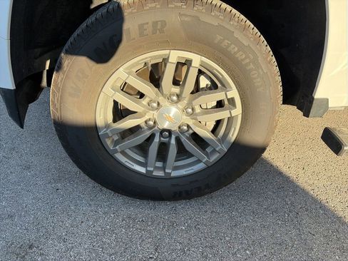 Used 2023 Chevrolet Colorado LT w/ LT Convenience Package II image 19