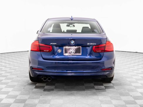 Used 2018 BMW 330i xDrive Sedan w/ Premium Package image 5