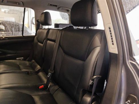 Used 2015 Lexus LX 570 4WD w/ Luxury Package image 38