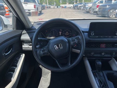 Used 2023 Honda Accord EX image 16