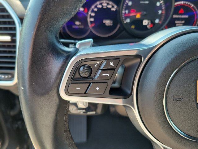 Used 2022 Porsche Cayenne Platinum Edition AWD/4WD image 16