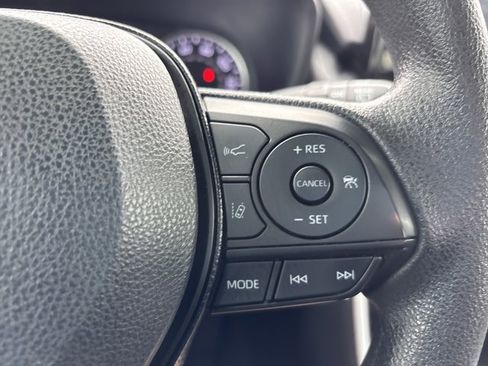 Used 2021 Toyota RAV4 XLE w/ Convenience Package image 27