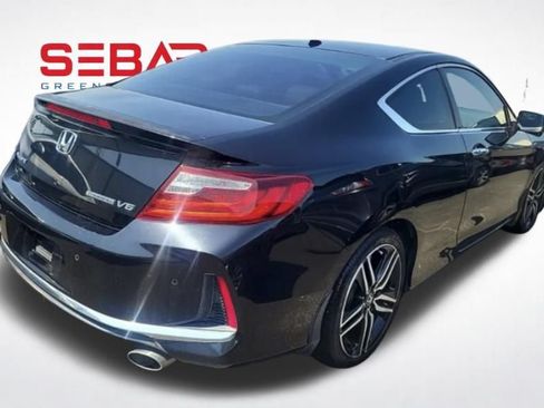 Used 2017 Honda Accord Touring image 14
