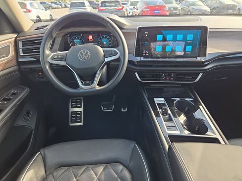 Used 2024 Volkswagen Atlas SEL Premium R-Line image 30