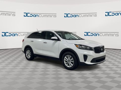Used 2020 Kia Sorento LX FWD image 2