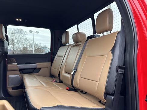 Used 2023 Ford F150 Lariat w/ Trailer Tow Package image 13