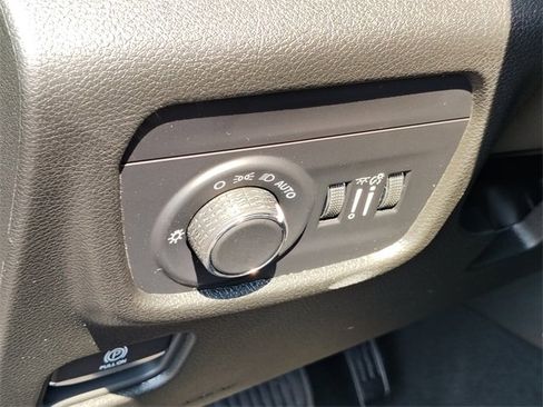 New 2025 Jeep Grand Cherokee L Altitude image 14